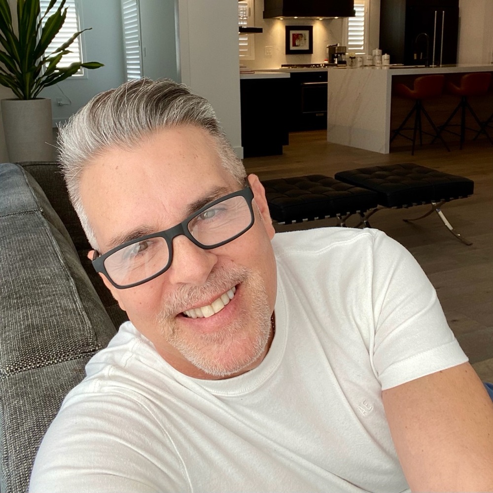 Meet your Posher, Carlos